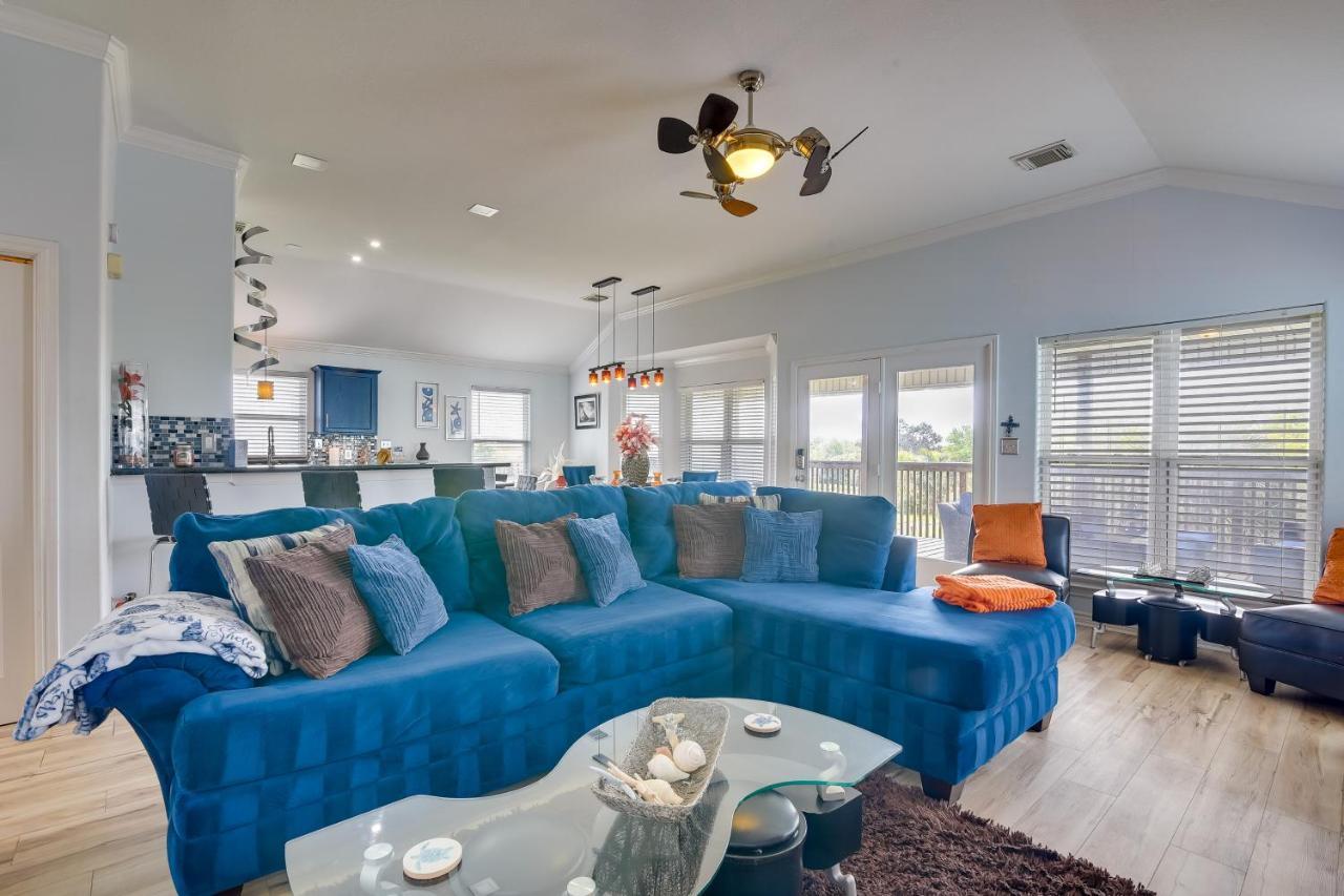 Galveston Escape With Entertainment Patio And Deck! Vila Exterior foto