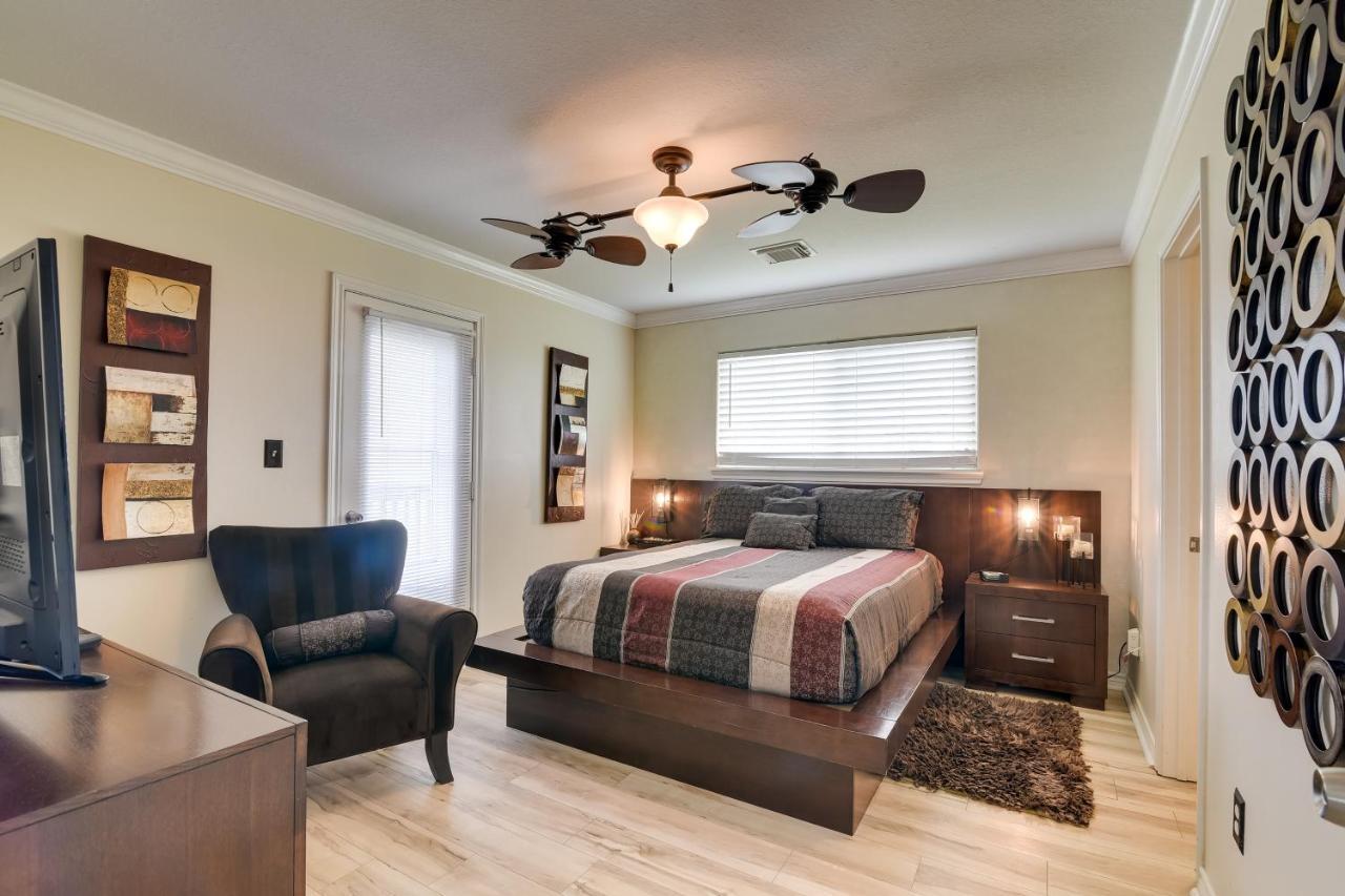 Galveston Escape With Entertainment Patio And Deck! Vila Exterior foto