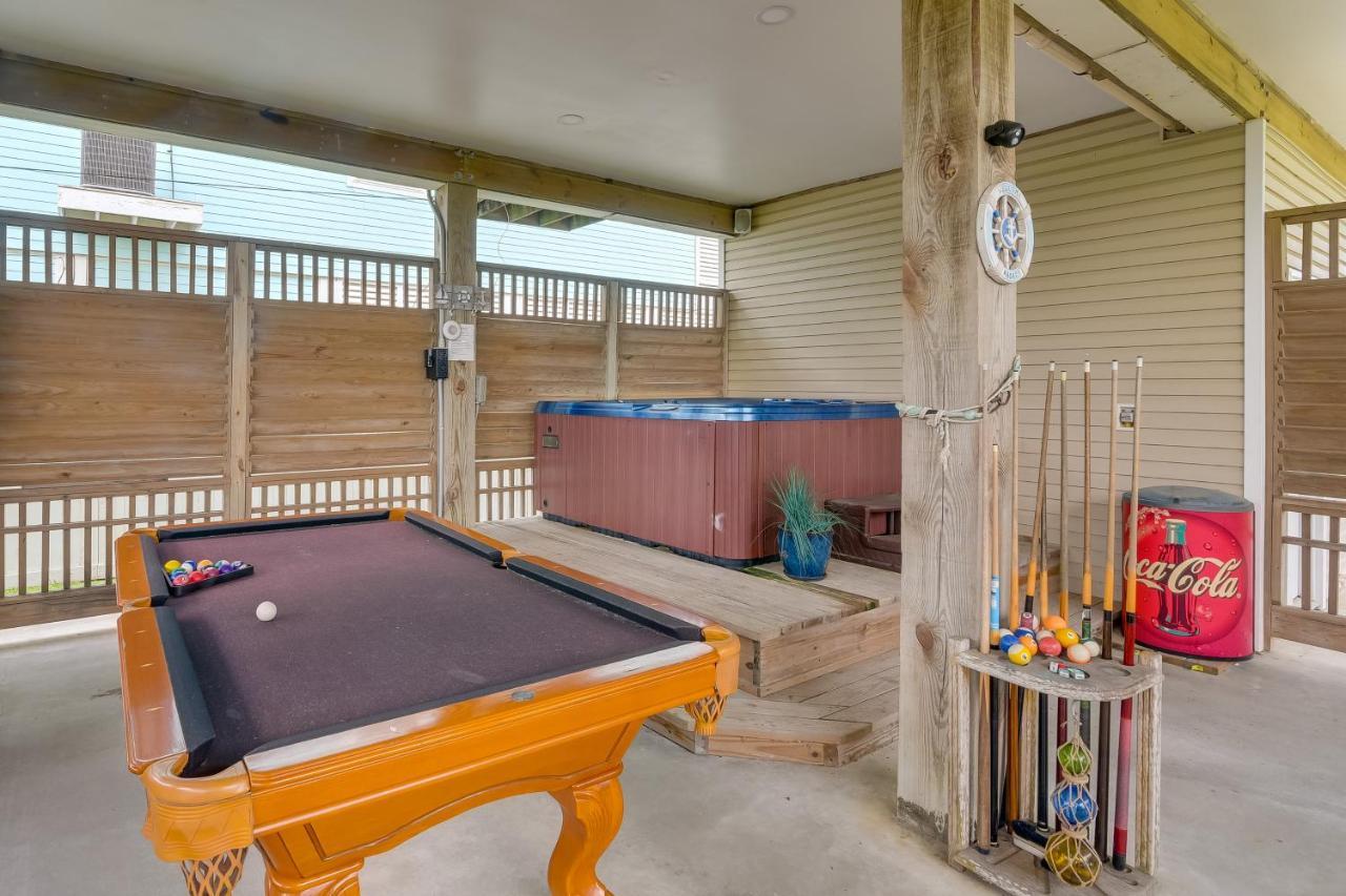 Galveston Escape With Entertainment Patio And Deck! Vila Exterior foto