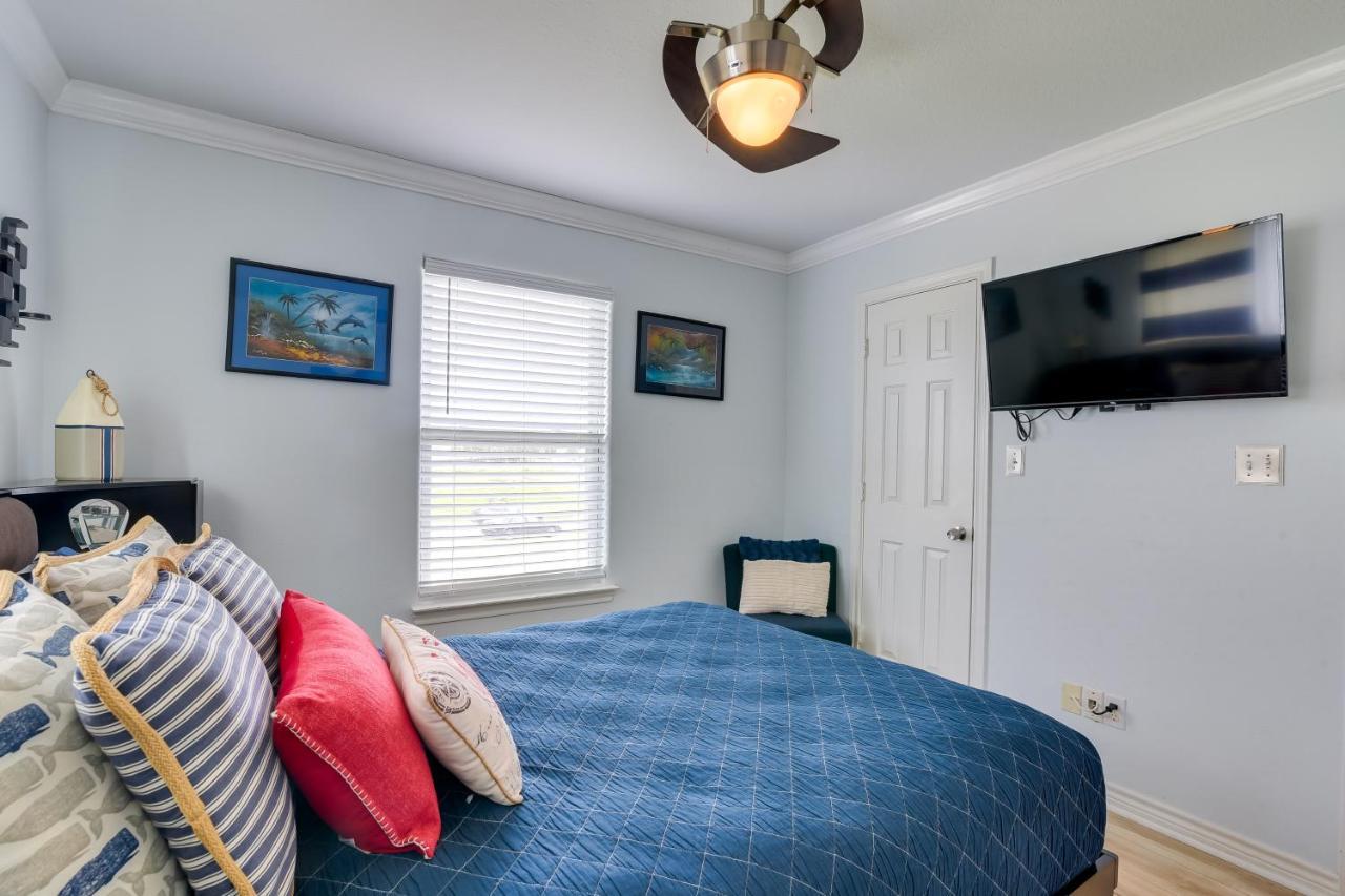 Galveston Escape With Entertainment Patio And Deck! Vila Exterior foto